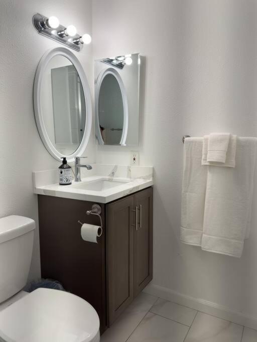 Modern Retreat 1 Mi. From Disney Anaheim Exterior foto